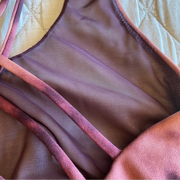 Victoriaβs Secret size. M Tie-dye sports bra - Picture 6 of 12